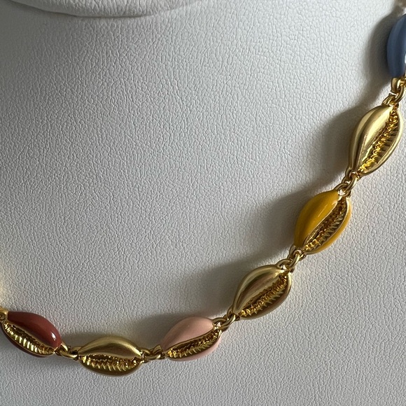 Madewell Enameled Cowrie Shell Necklace - Picture 5 of 6